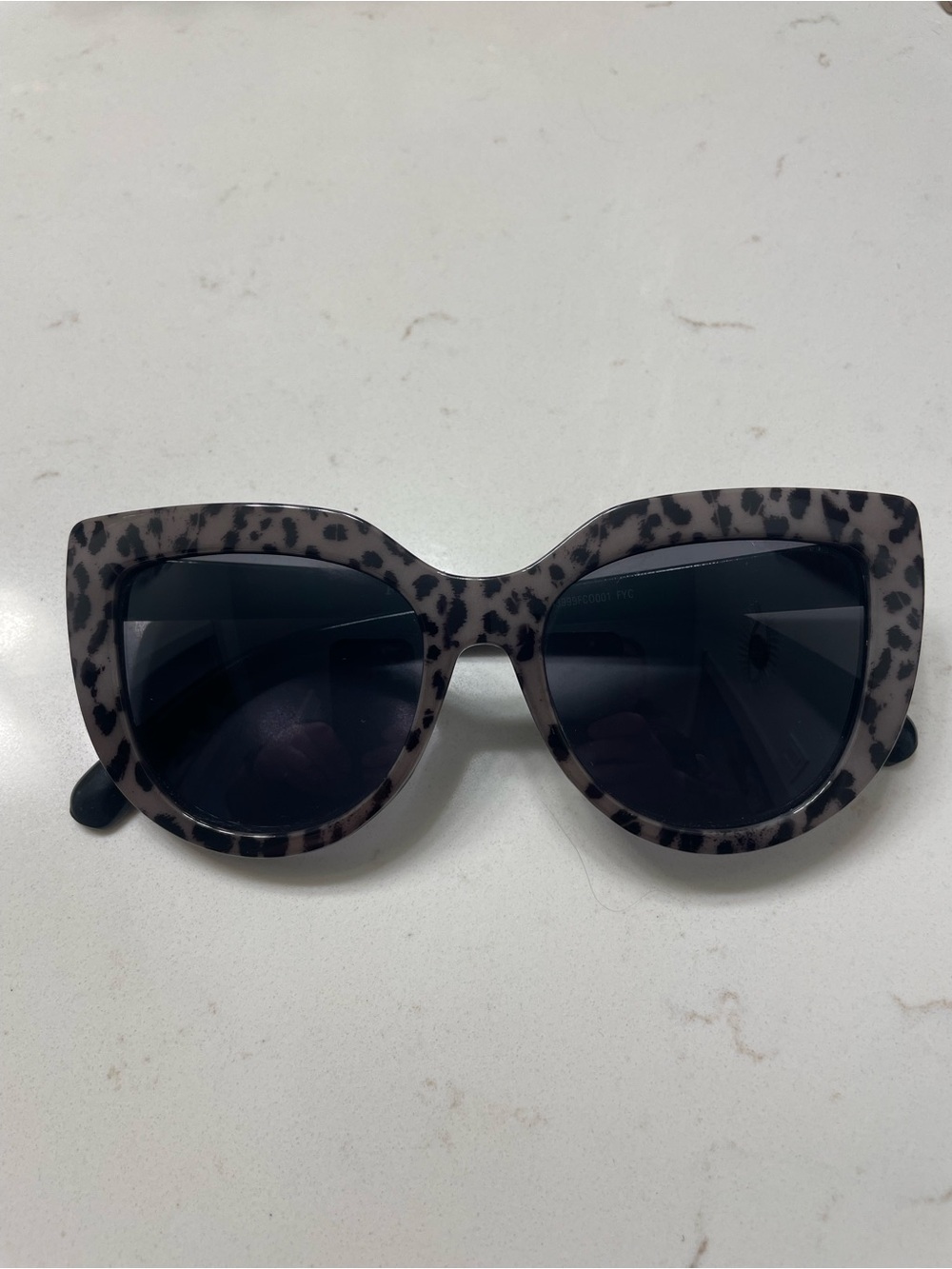FRYE AND CO. Gray Leopard Cat Eye Sunglasses